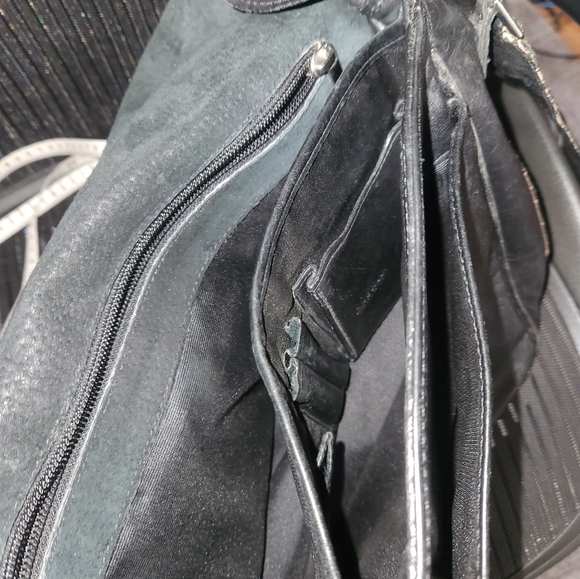 Cole Haan mens messenger bag - Picture 5 of 5